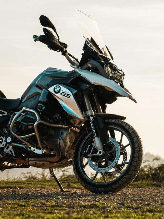 motorrad-bayern-urlaub-c-ilya-godze-unsplash